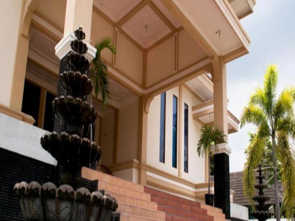 King Hotel Wates  Esterno foto