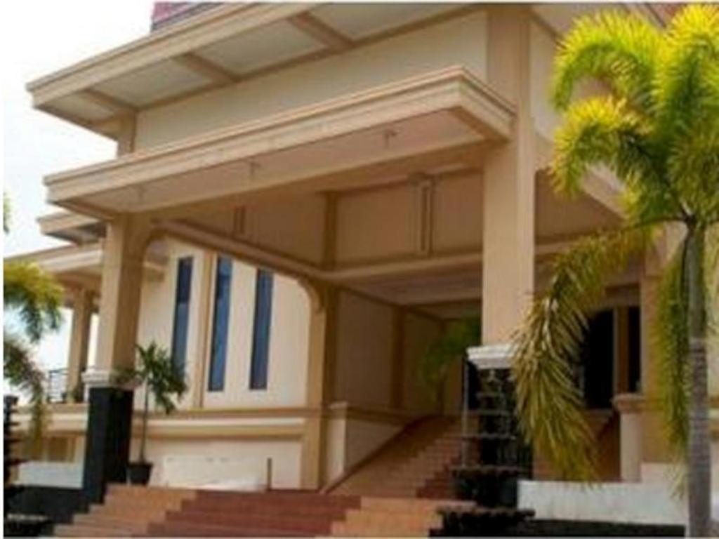 King Hotel Wates  Esterno foto